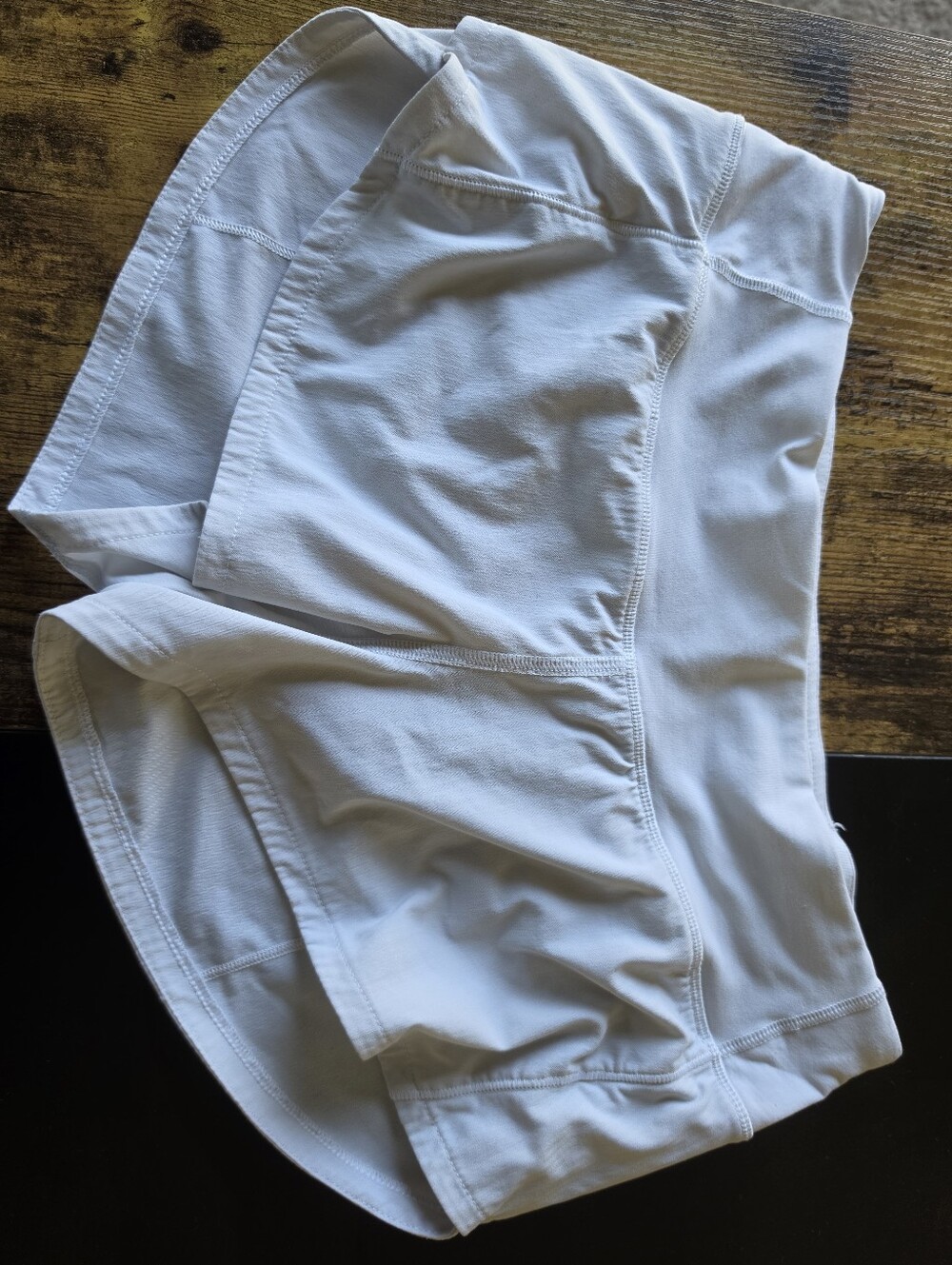 Lululemon Speed Up Low-Rise Lined Short 2.5" - White, Size 2